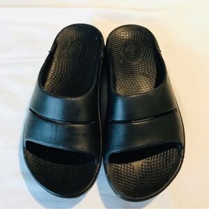 OOFOS sandals